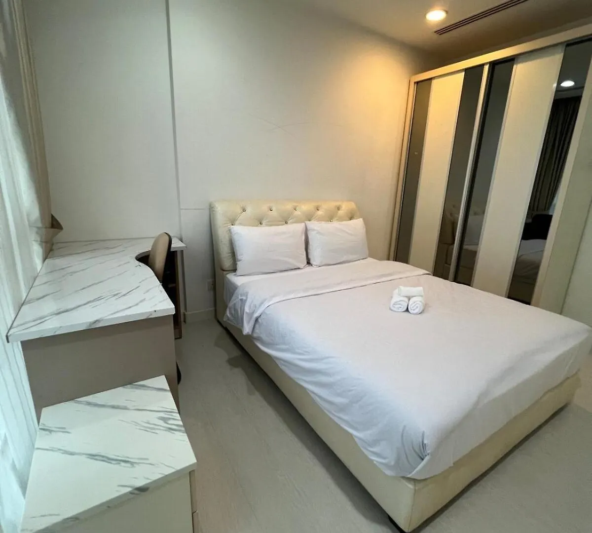 Convenient Klcc 2-Bedroom Unit Kuala Lumpur Lägenhet