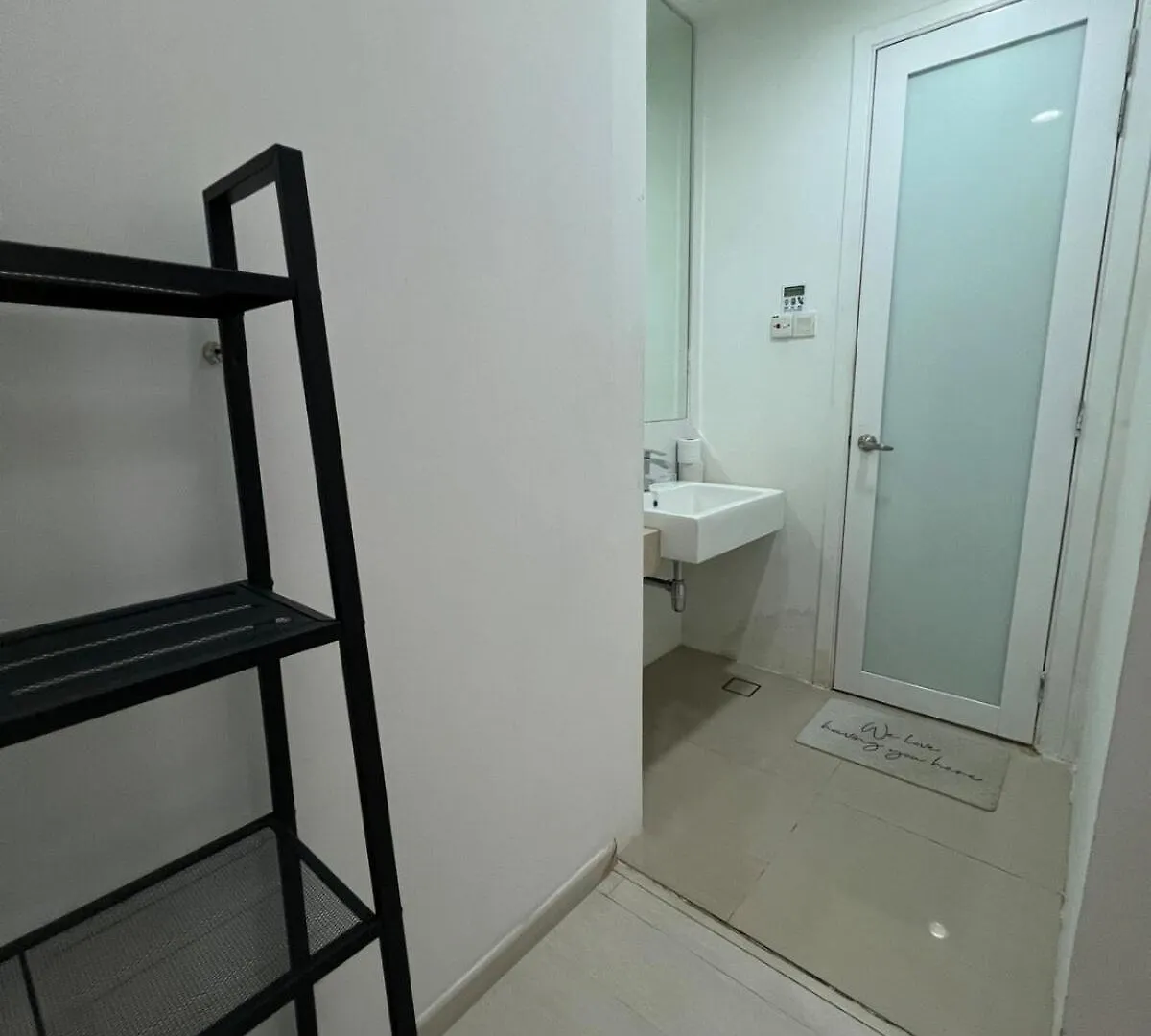 Lägenhet Convenient Klcc 2-Bedroom Unit Kuala Lumpur